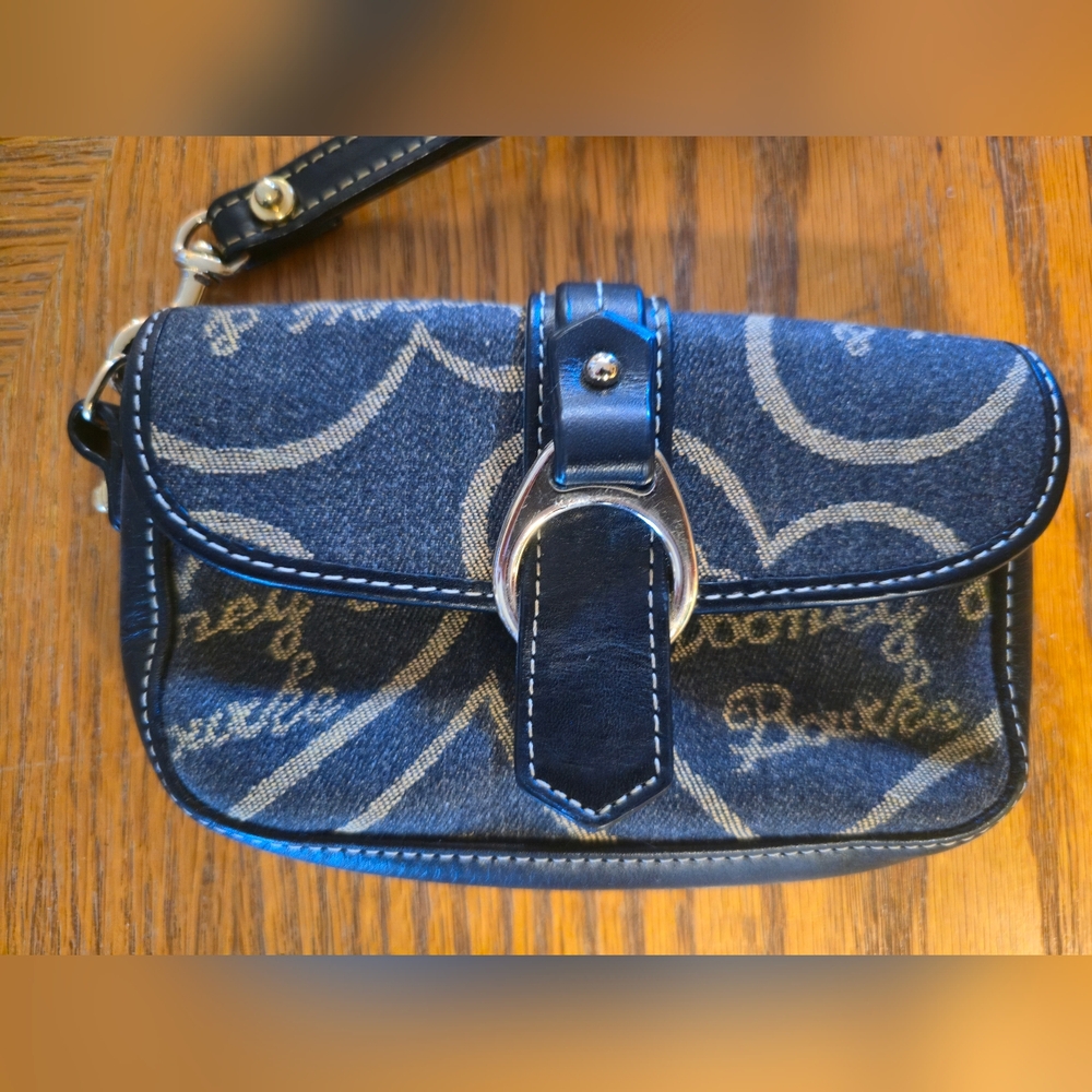 Dooney & Bourke Wristlet Black Leather & Black And Tan Signature Heart Canvas - Picture 2 of 6